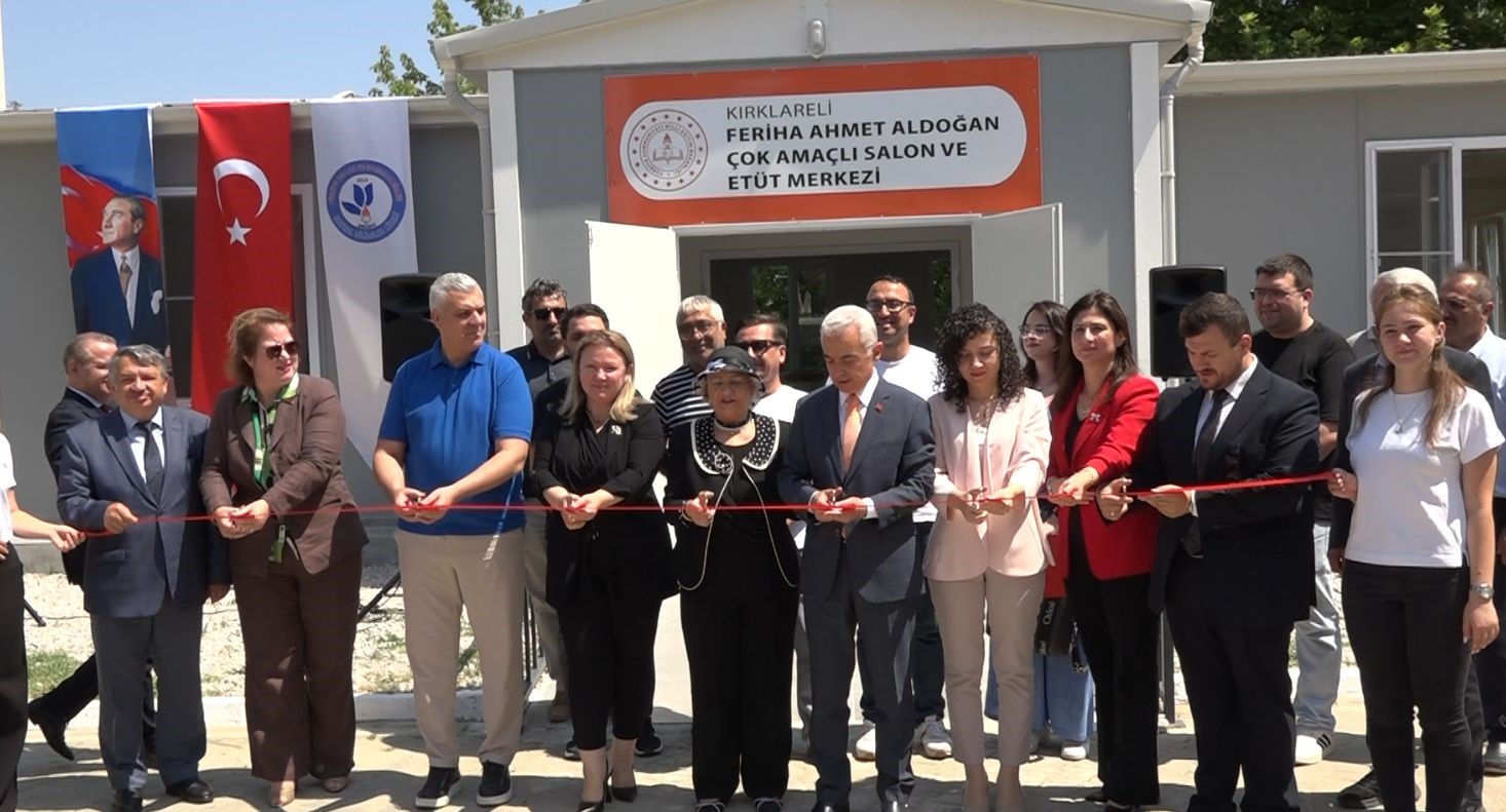 Kırklareli’nde bir hayırsever tarafından yaptırılan etüt merkezi açıldı
