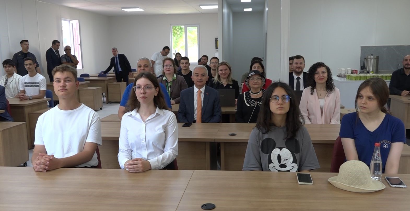 Kırklareli’nde bir hayırsever tarafından yaptırılan etüt merkezi açıldı
