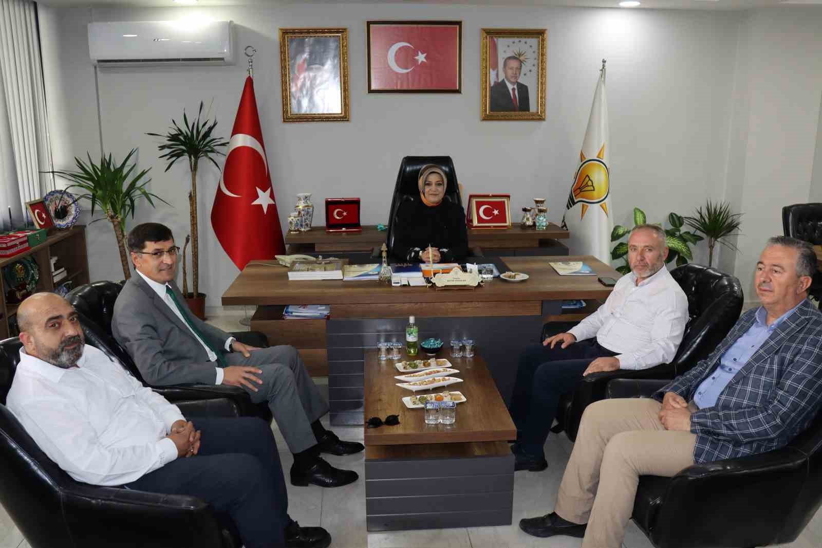 Başkan Kahveci’den AK Parti İl Başkanlığı’na ziyaret