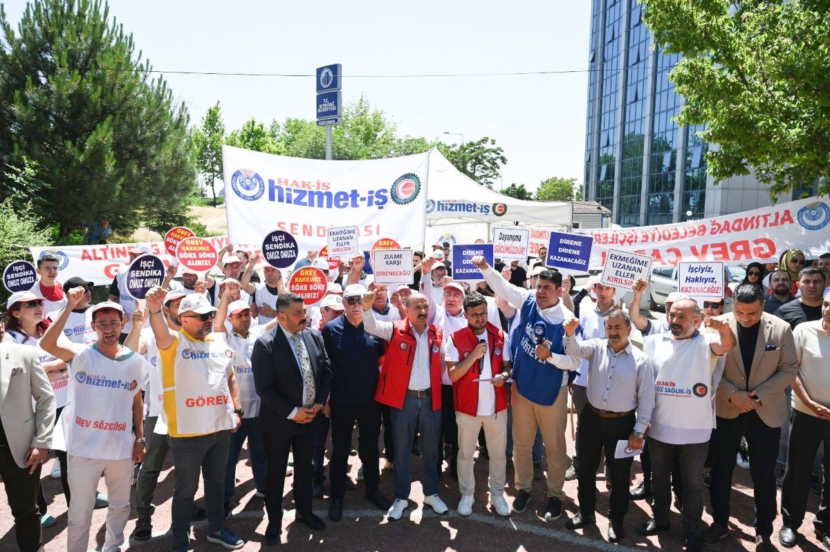 Hizmet-İş&rsquo;ten Altındağ Belediyesi &ouml;n&uuml;nde basın a&ccedil;ıklaması
