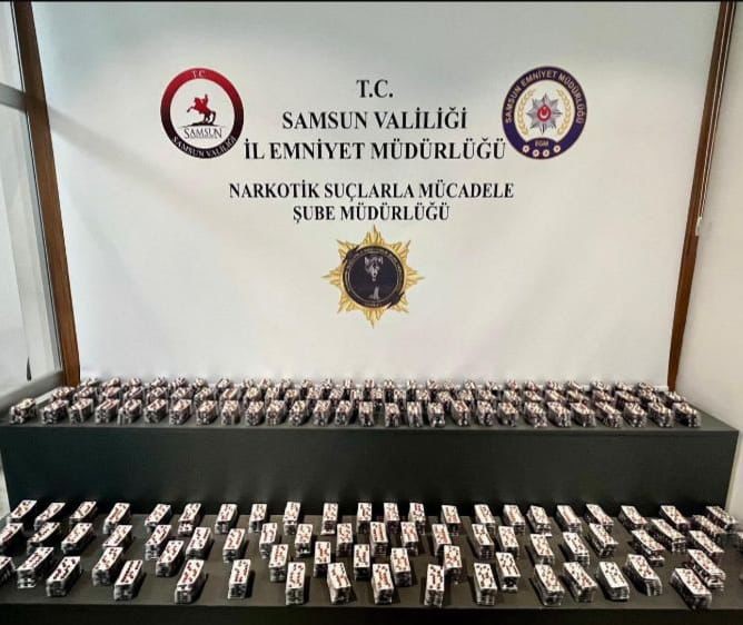Samsun&rsquo;da koliler i&ccedil;erisinde 7 bin 500 adet uyuşturucu hap ele ge&ccedil;irildi
