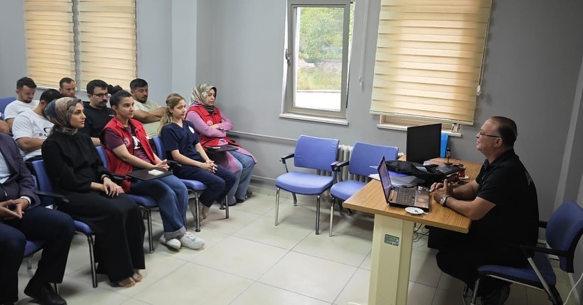 Çankırı’da kurum personellerine uygulamalı yangın eğitimi