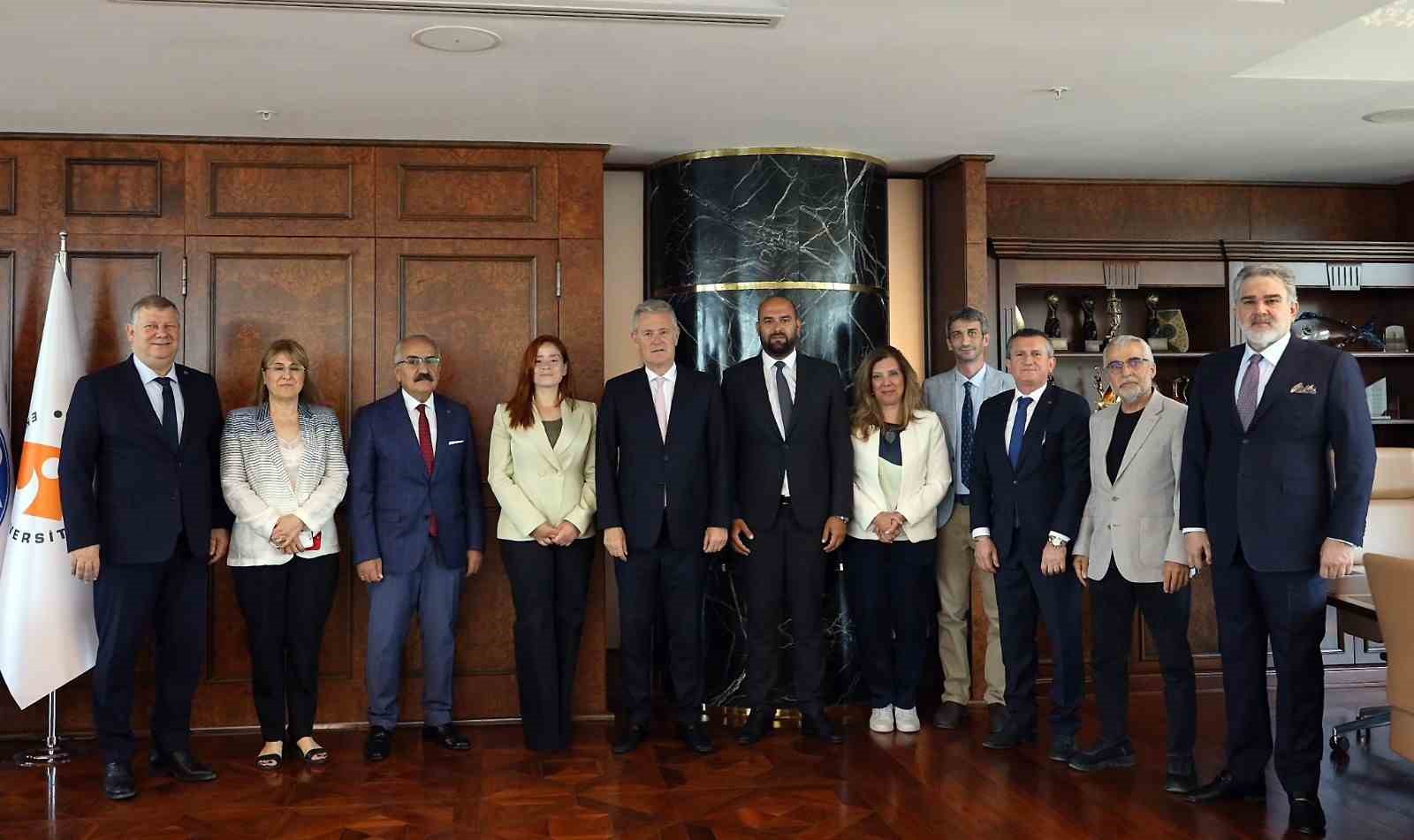 Türkiye Satranç Federasyonu’ndan, İZTO’ya ziyaret