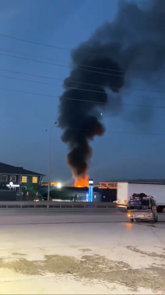 Bursa&rsquo;da geri d&ouml;n&uuml;ş&uuml;m tesisinde yangın
