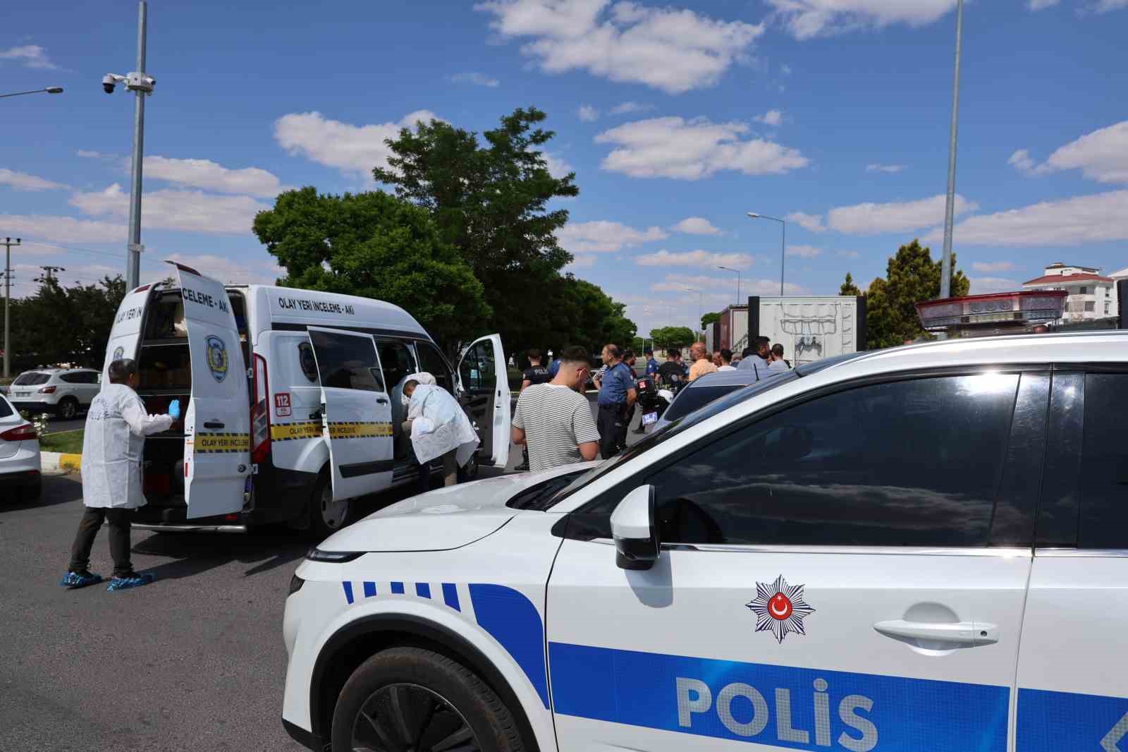 Önce annesinin mezarını ziyaret etti, sonra canına kıydı