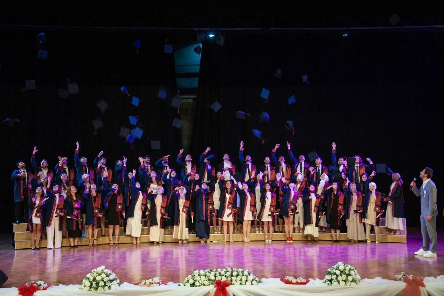 Diş Hekimliği Fak&uuml;ltesi mezuniyet t&ouml;reni yapıldı
