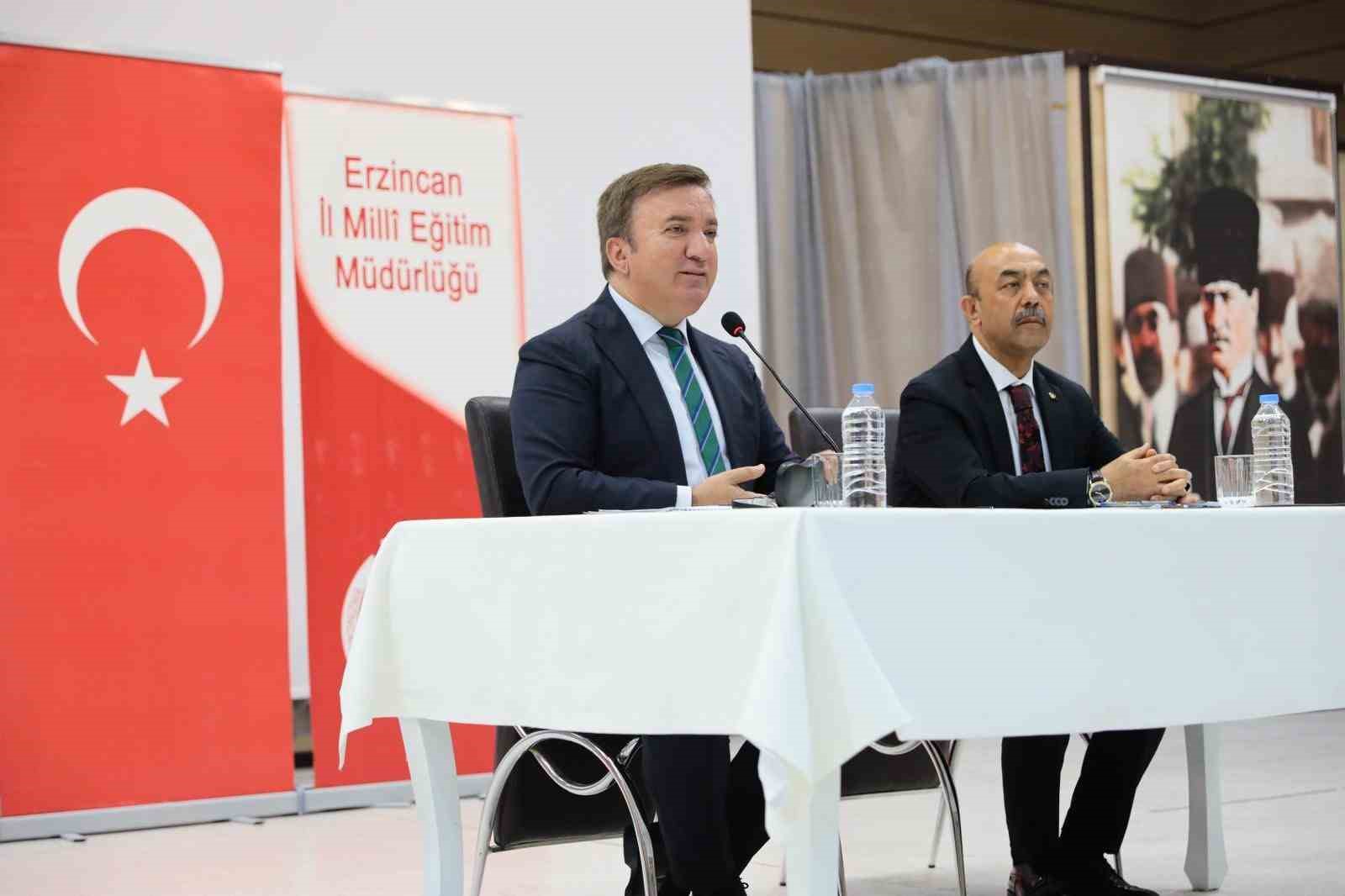 Vali Aydoğdu, Rehberlik, Fen Bilimleri, Almanca ve meslek liselerinde g&ouml;rev yapan t&uuml;m meslek dersleri &ouml;ğretmenleriyle bir araya geldi
