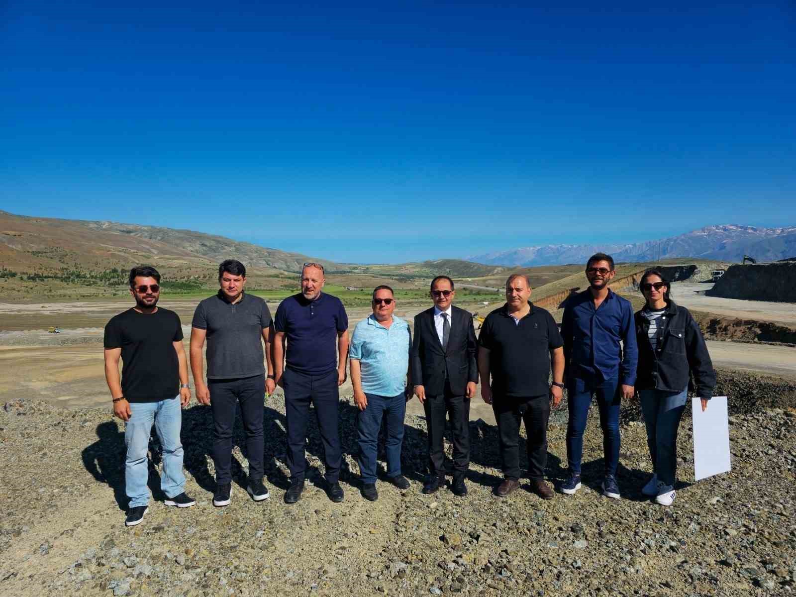 Erzincan Besi Organize Sanayi Bölgesinde çalışmalar devam ediyor