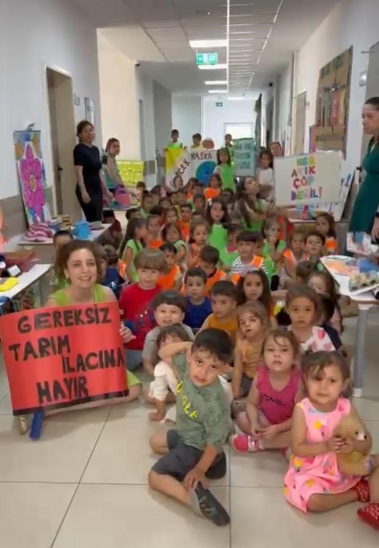 Alaşehir&rsquo;de minikler &ccedil;evre i&ccedil;in oturdu
