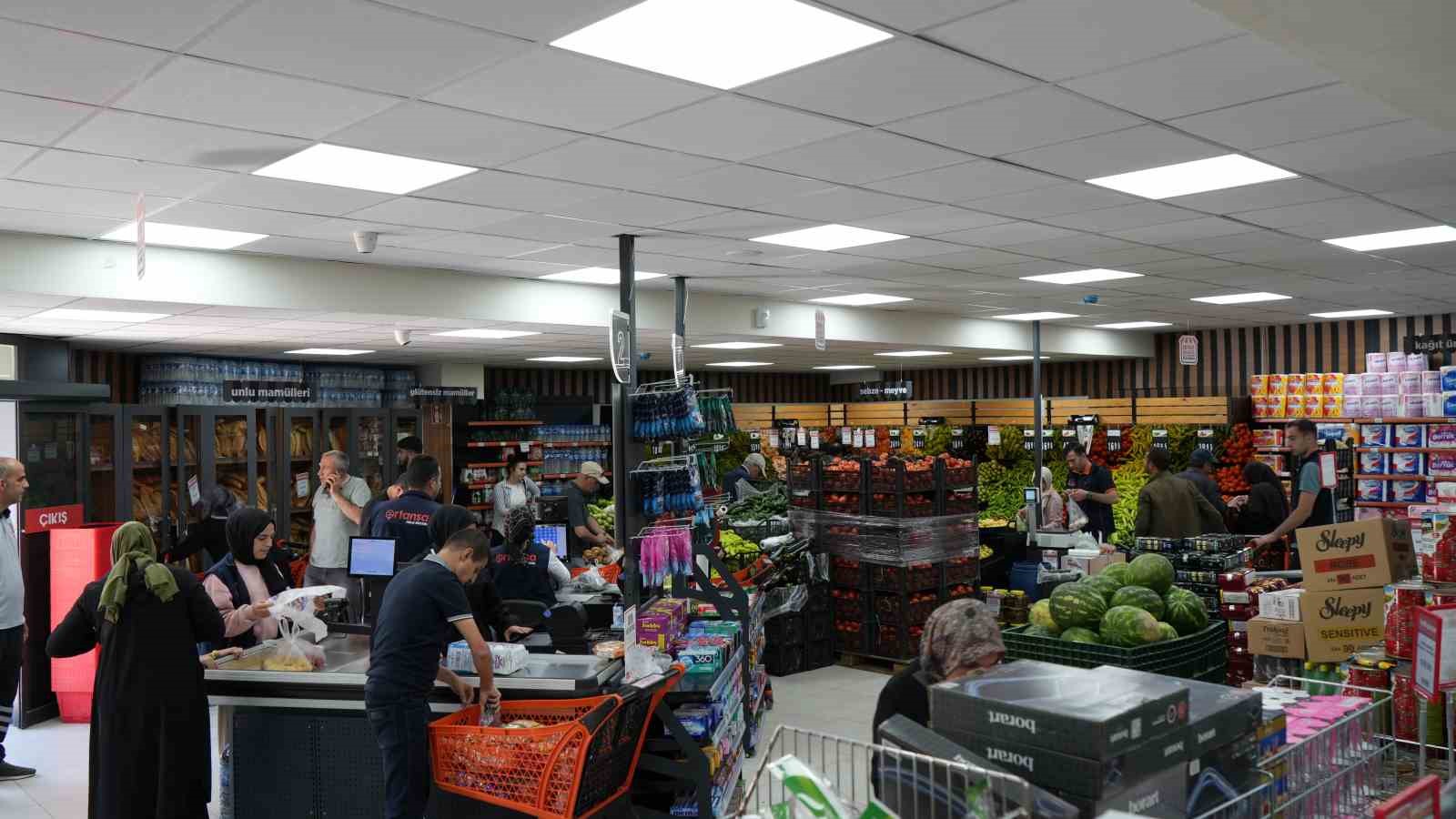 Erzurum&rsquo;da belediyeden &ouml;rnek olacak halk pazarı
