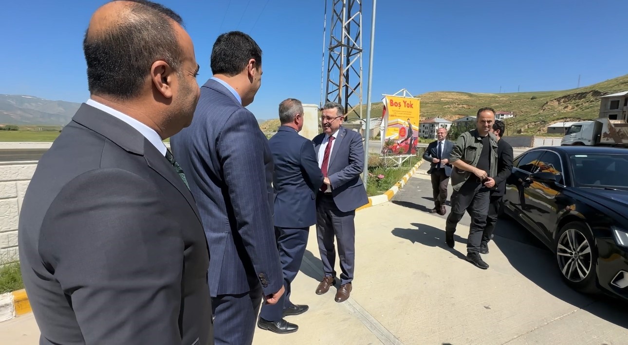 Trabzon B&uuml;y&uuml;kşehir Belediye Başkanı Gen&ccedil;, Y&uuml;ksekova&rsquo;da
