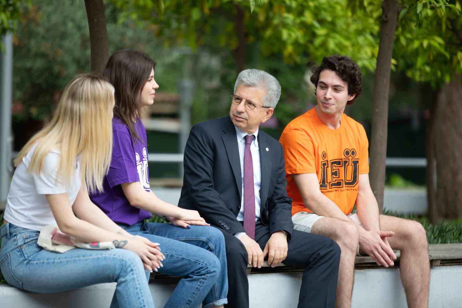 Ege’nin zirvesine ‘İzmir Ekonomi’ imzası