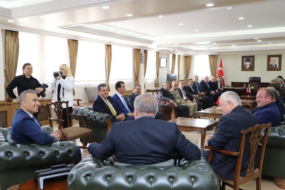 Başkan Demir, Gürcistan heyeti ile bir araya geldi