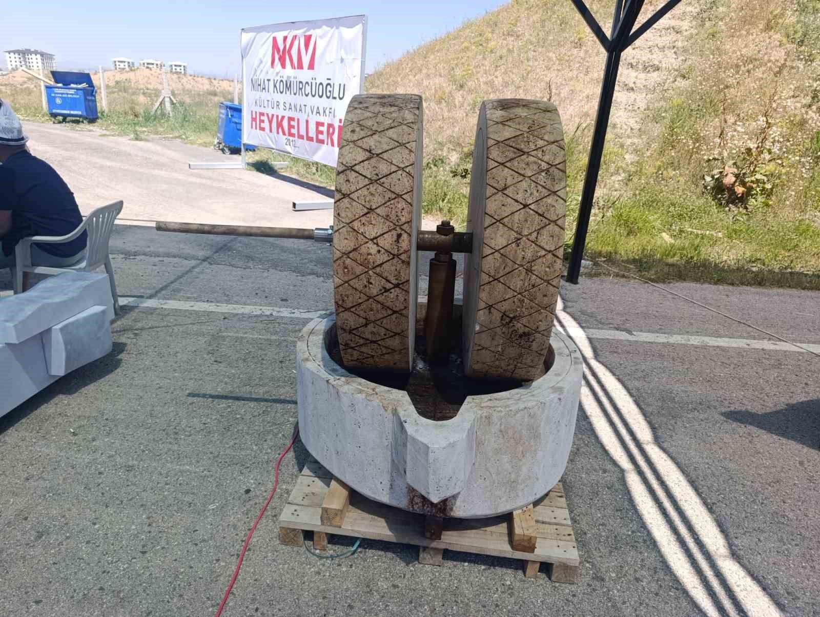 Mermer, sanat&ccedil;ıların elinde birbirinden g&uuml;zel eserlere d&ouml;n&uuml;şt&uuml;
