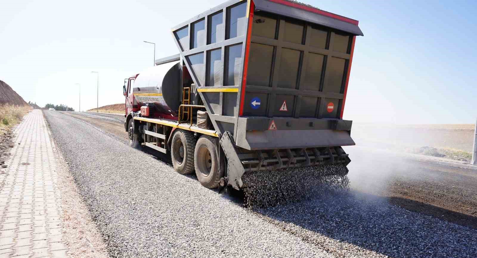 Kahta’da yol yapım ve asfaltlama çalışmaları hızlandırıldı