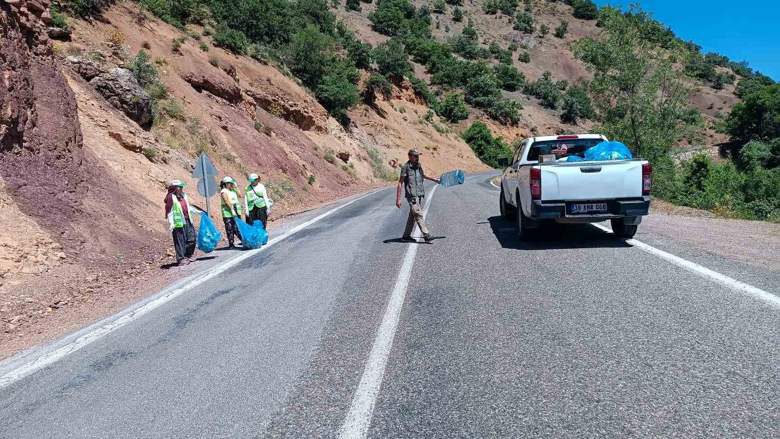 DKMP Munzur Vadisinde temizlik yaptı