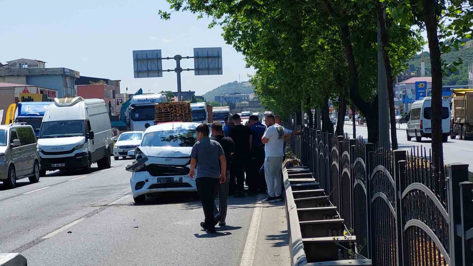 Samsun’da 4 araçlı zincirleme trafik kazası: 2 yaralı