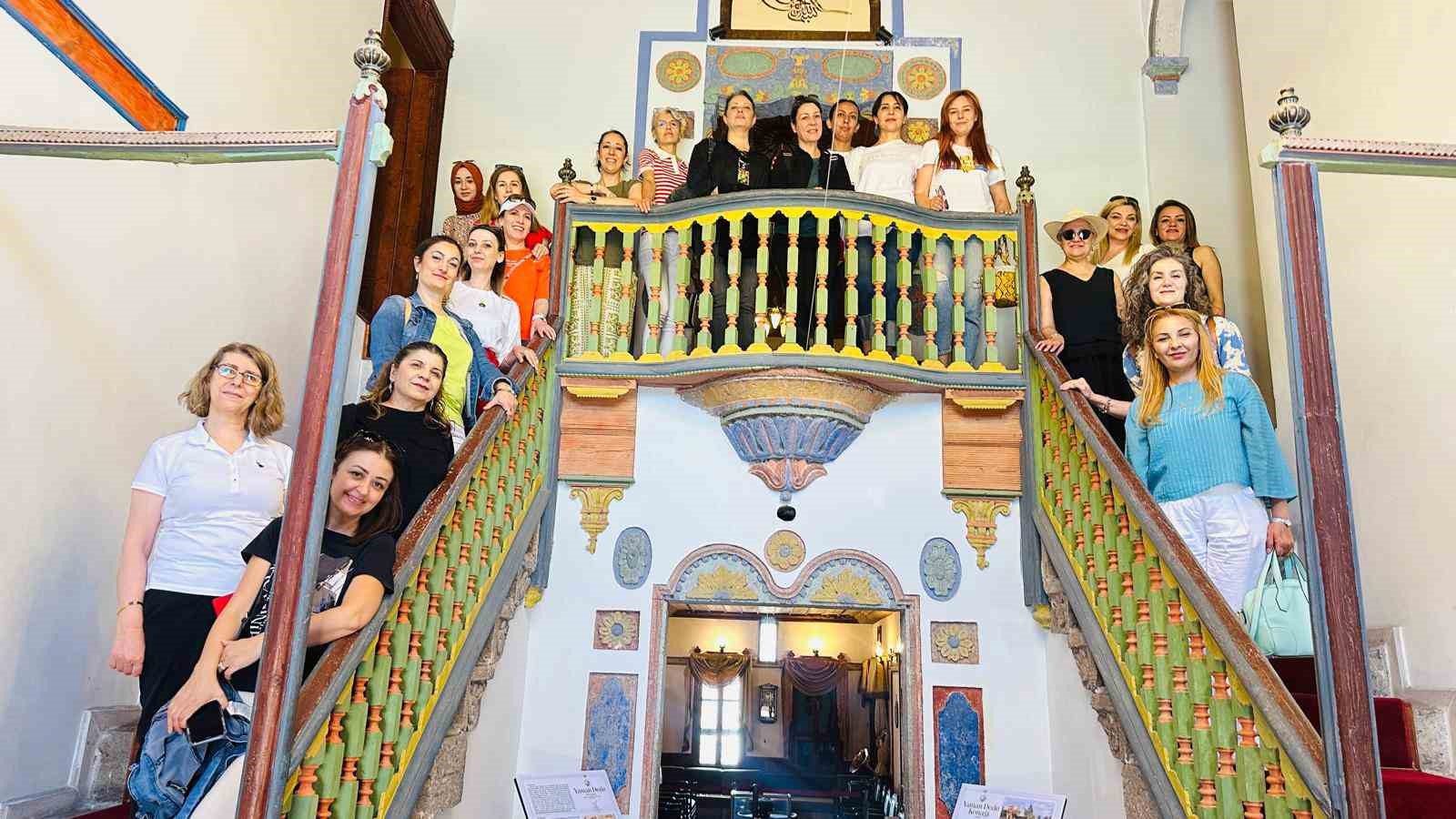 Talas Belediyesinden öğretmenlere tarihi ve turistik gezi