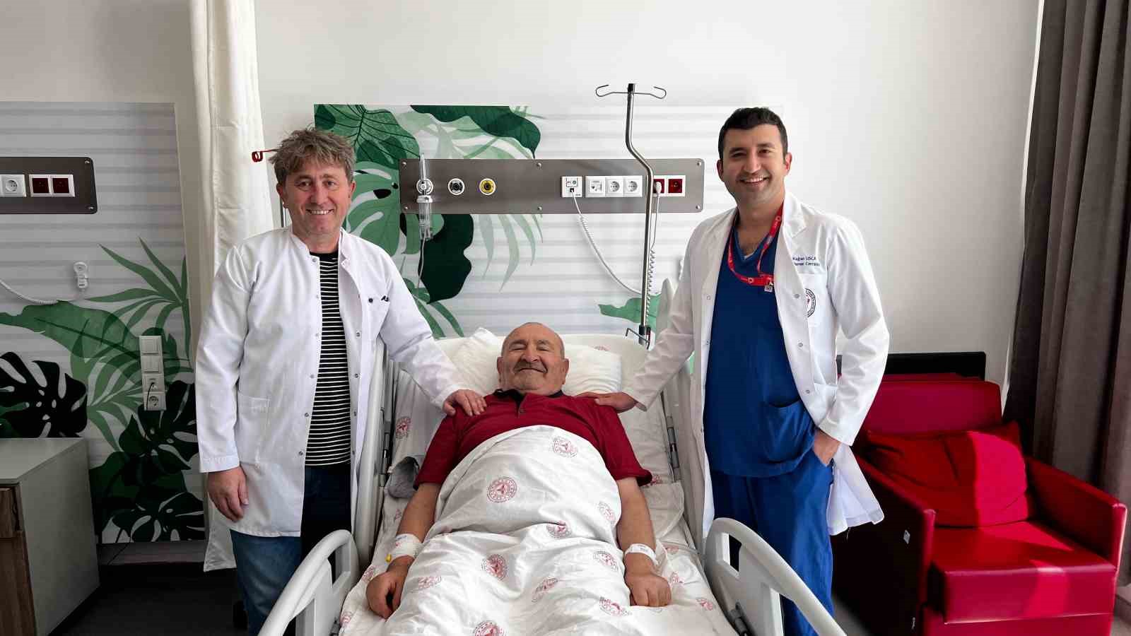 Niğde’de kalp cerrahisinde bir ilk: Aort replasmanı ve bypass aynı anda yapıldı