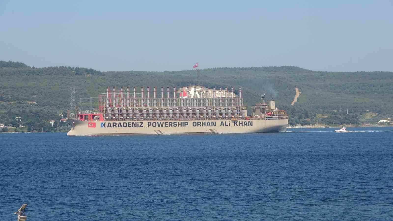 Dünyanın en büyük enerji gemisi Çanakkale Boğazı’ndan geçti
