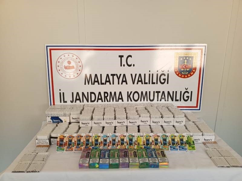 Malatya&rsquo;da jandarmadan uyuşturucu ve ka&ccedil;ak&ccedil;ılık operasyonu
