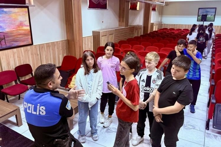 Bilecik’te ortaokul öğrencilerine güvenlik bilgilendirmesi