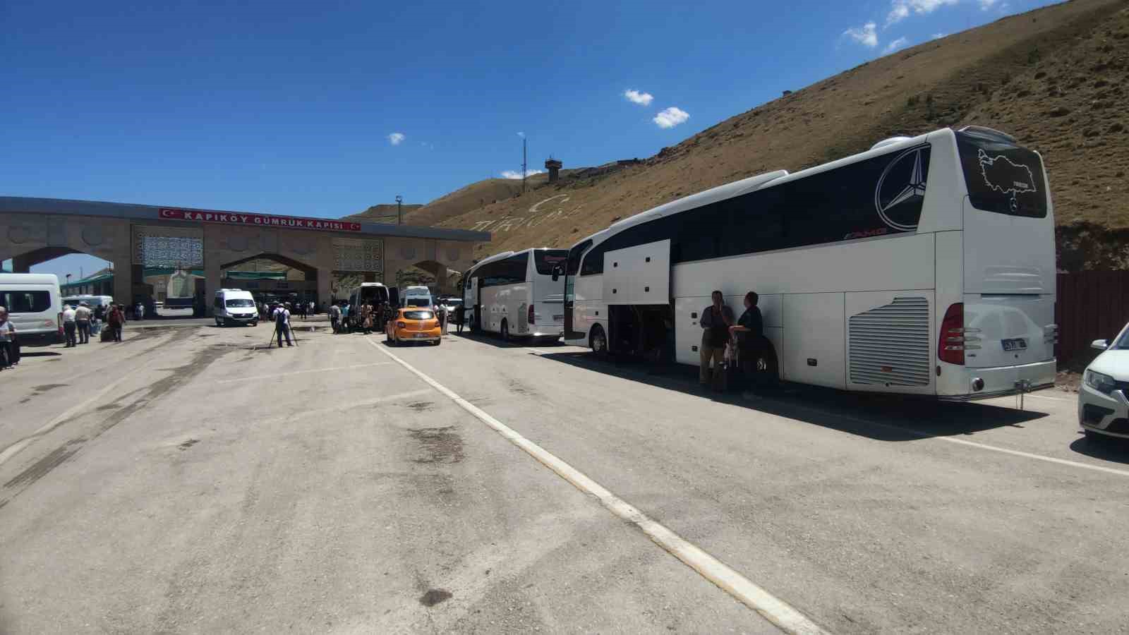Umman, İran’daki vatandaşlarını tahliye ediyor