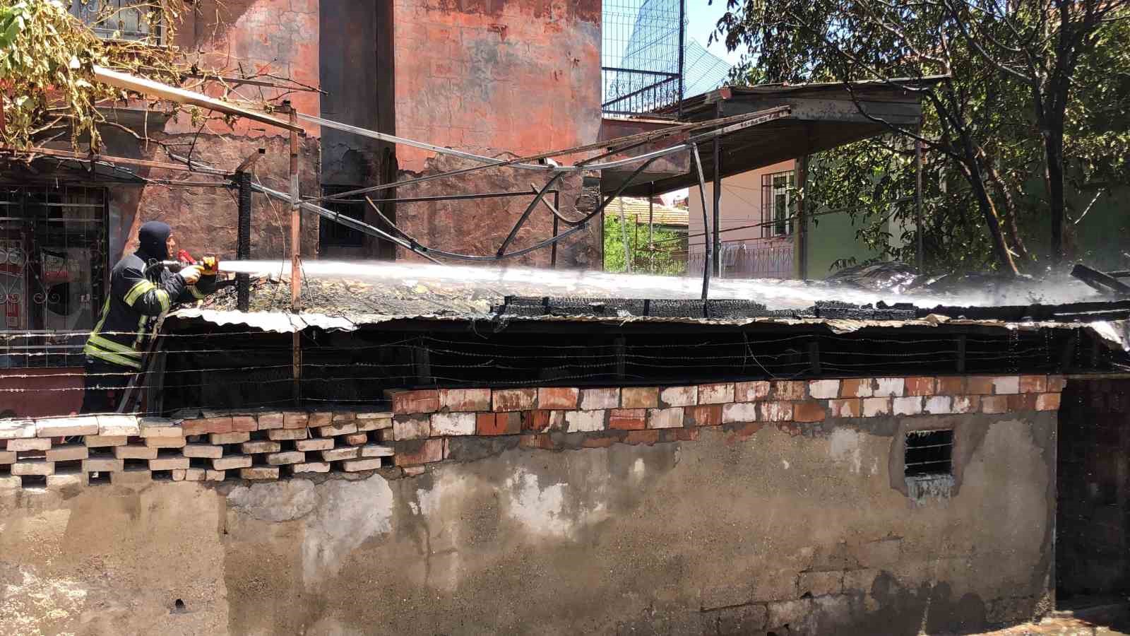 Elazığ’da odunluk yangını: 1 yaralı