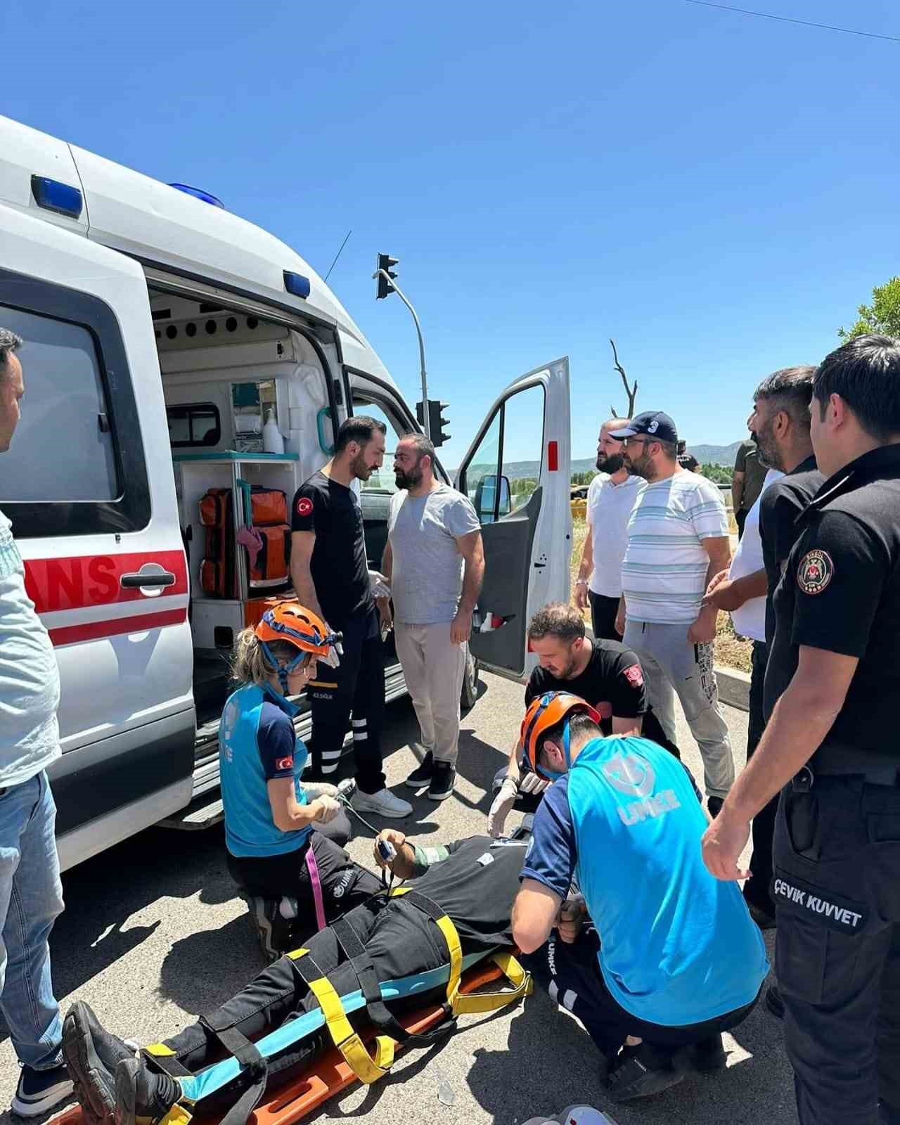 Bingöl'de meydana gelen trafik kazasında 2 kişi yaralandı. Ihlas Haber Ajansı tarafından bildirildi.