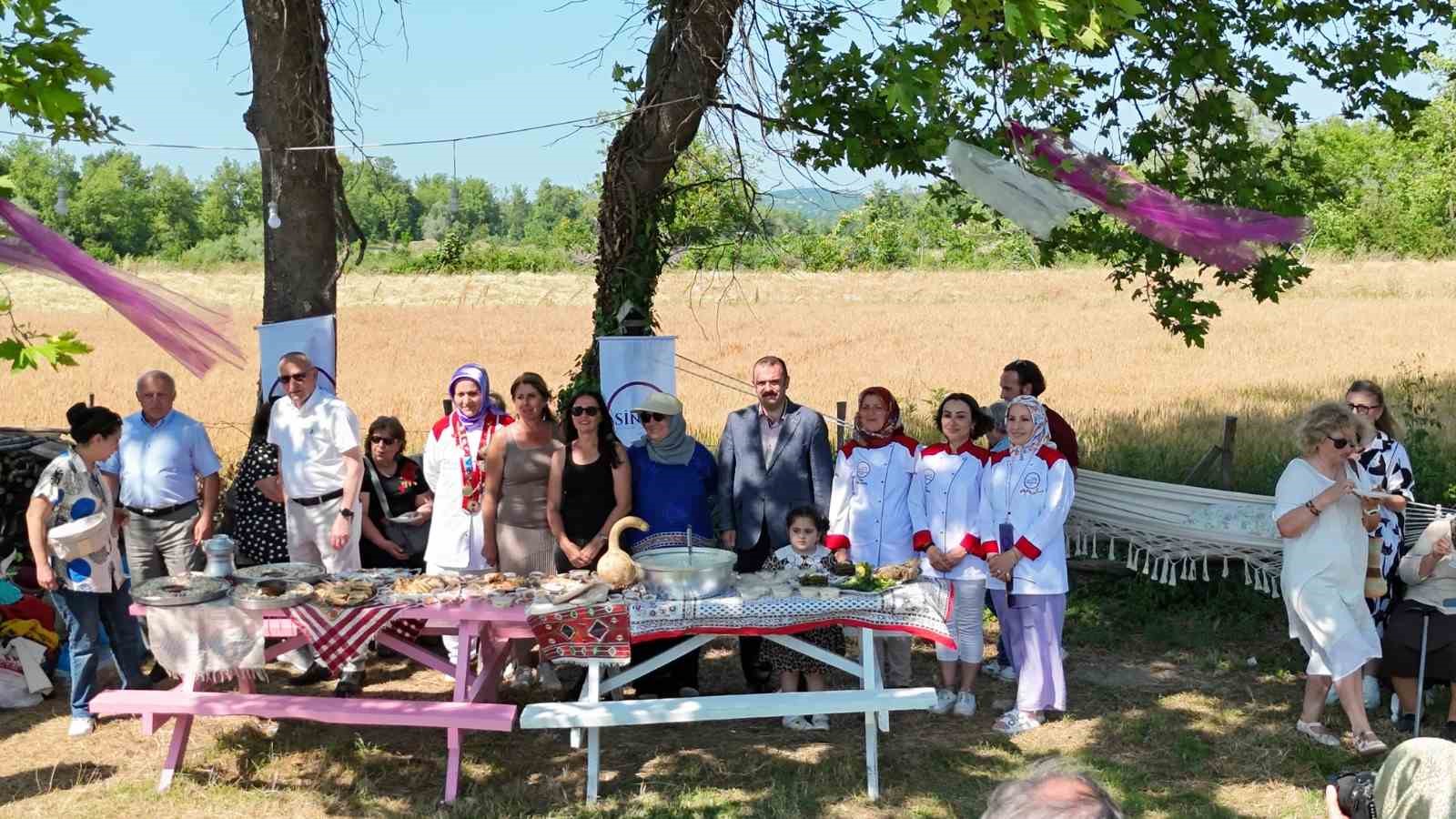 Sinop’ta lavanta kokulu gastronomi buluşması: Yöresel lezzetlere mor dokunuş
