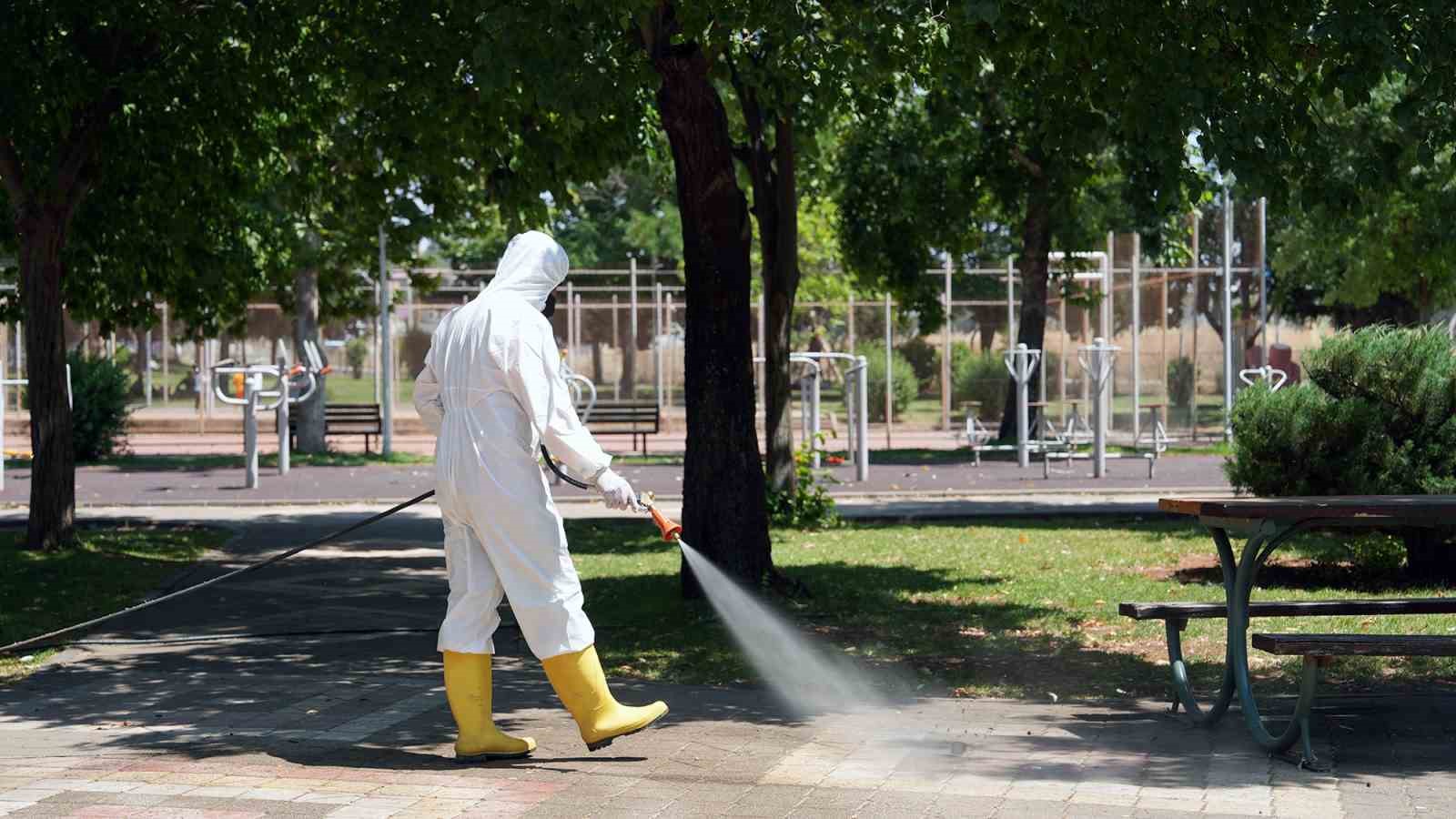 Kahramanmaraş kene tehdidine karşı ekipler sahada

