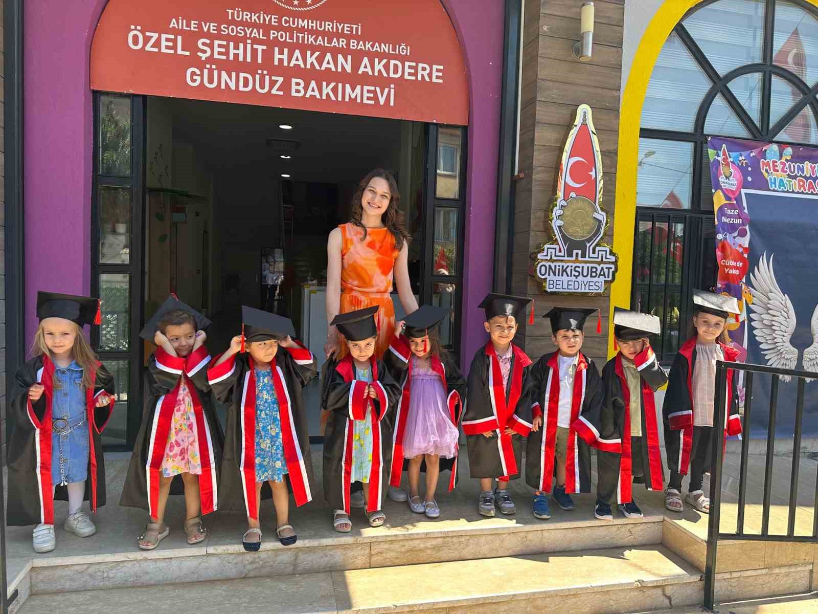 Onikişubat Belediyesinin gündüz bakımevinde ilk mezuniyet heyecanı