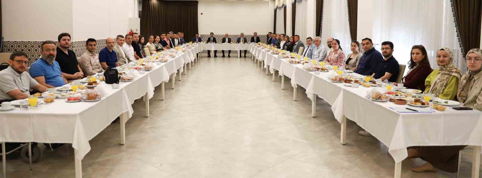 NE&Uuml;&rsquo;de kaliteyi zirveye taşımak i&ccedil;in gelecek adımlar belirlendi
