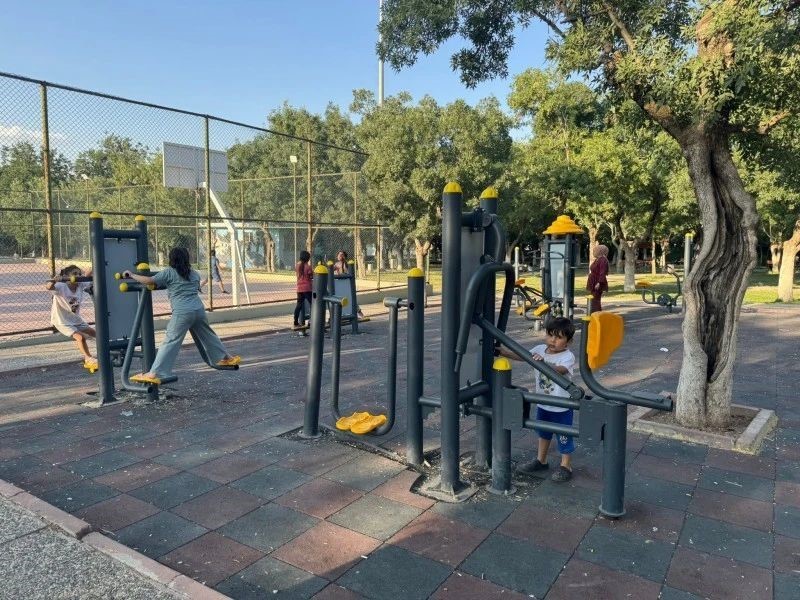 Siirt’te 7 yaşındaki çocuk, parmağını parktaki spor aletine sıkıştırdı