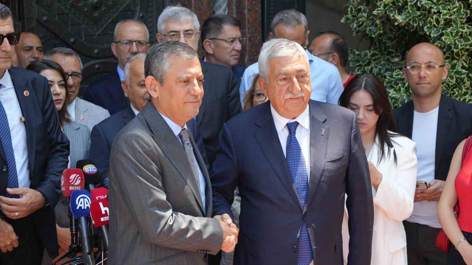 CHP Başkanı &Ouml;zel&rsquo;den TESK ziyareti
