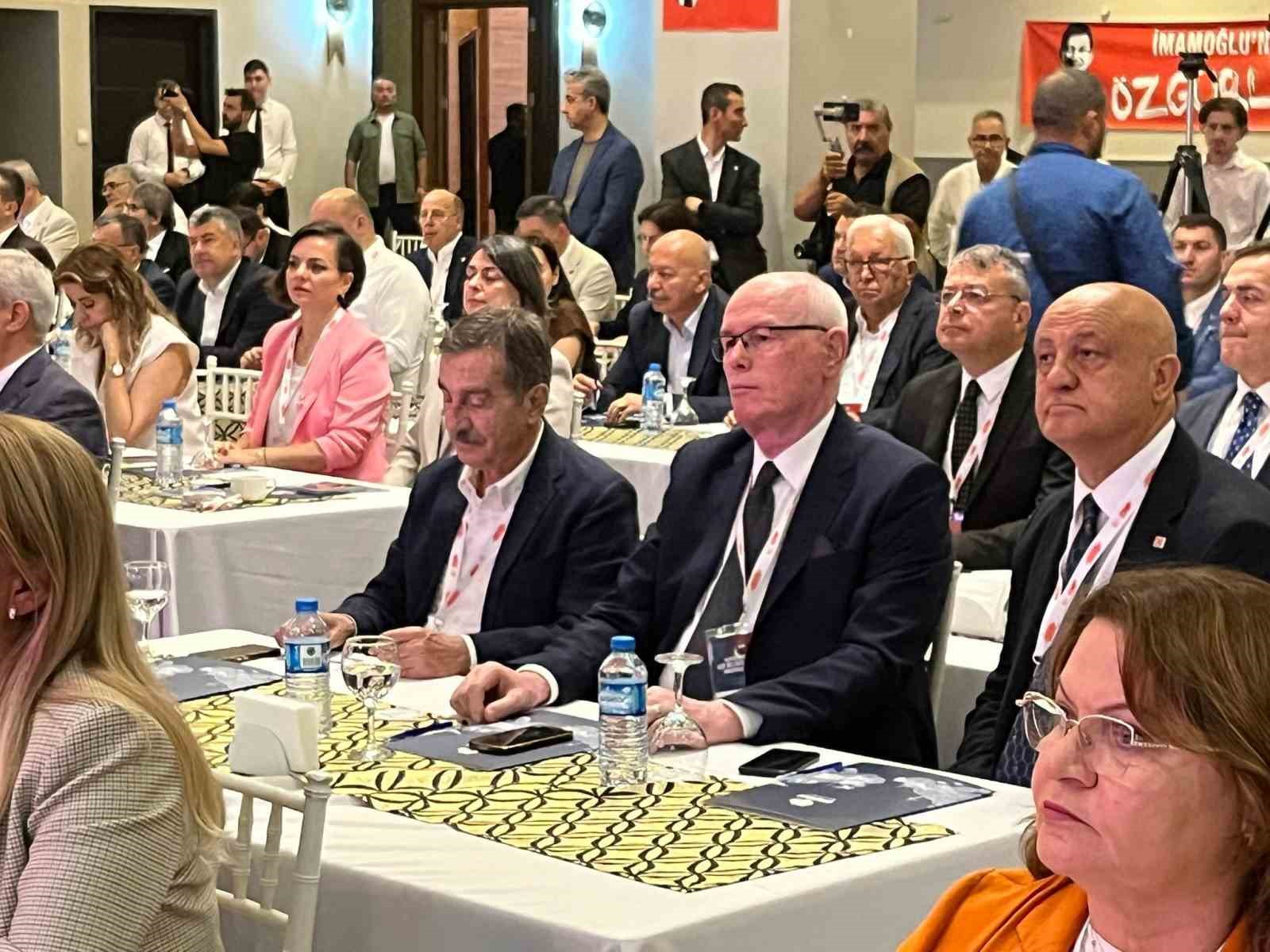 Başkan Kazım Kurt CHP&rsquo;li belediye başkanlarına "Gezici Oyunevi ve Kreş" projelerini anlattı

