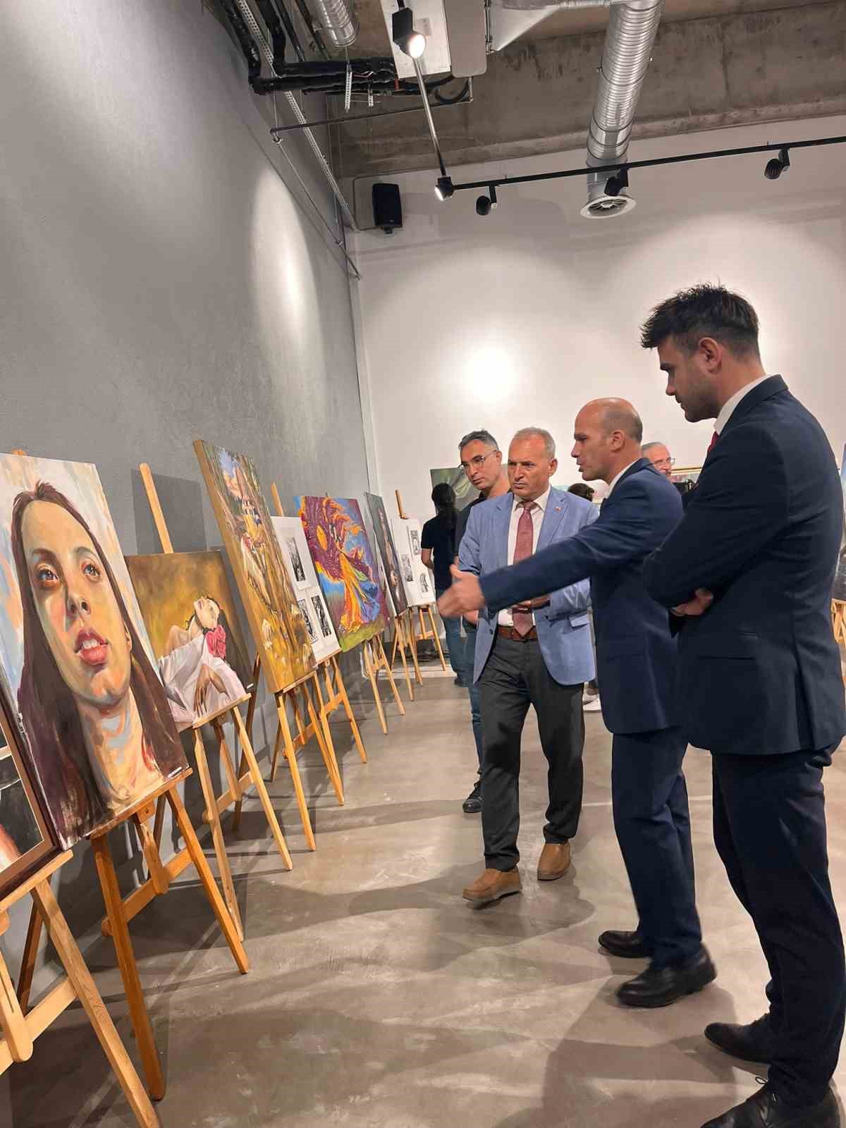 Manisa G&uuml;zel Sanatlar Lisesi&rsquo;nden m&uuml;zede yıl sonu resim sergisi
