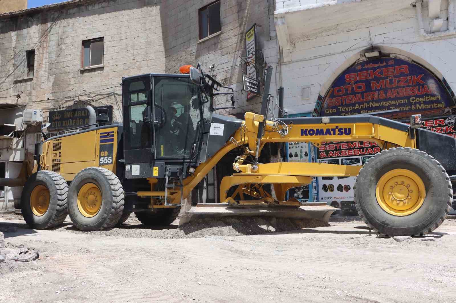 İki tarihi mekan arasındaki yol yenileniyor
