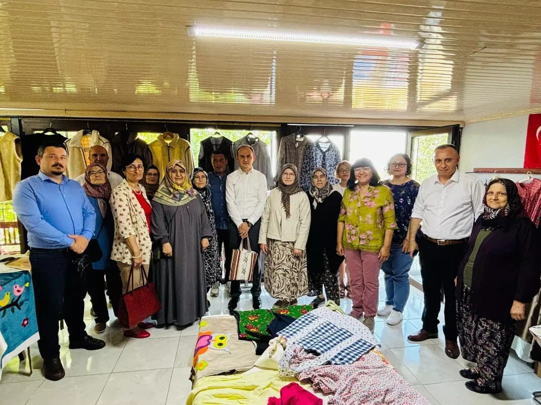 Ayvacık’ta ‘Giyim Üretim Teknolojileri’ kursu yıl sonu sergisi