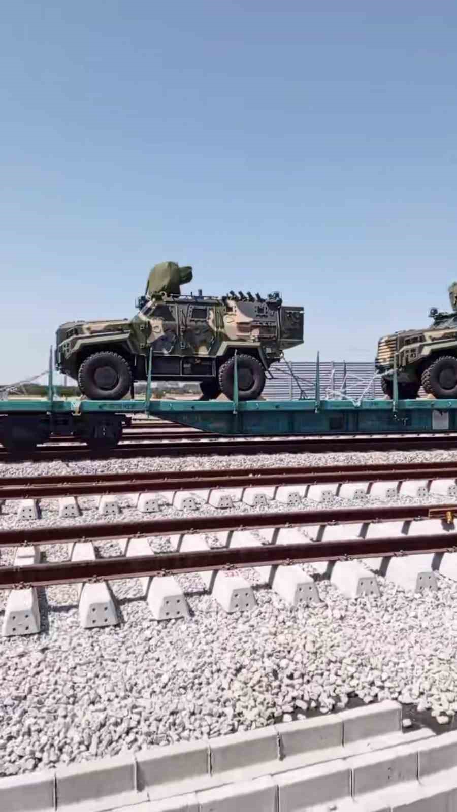 İhra&ccedil; edilen zırhlı muharebe ara&ccedil;ları Marmaray hattını kullanarak tren ile Avrupa&rsquo;ya g&ouml;nderiliyor
