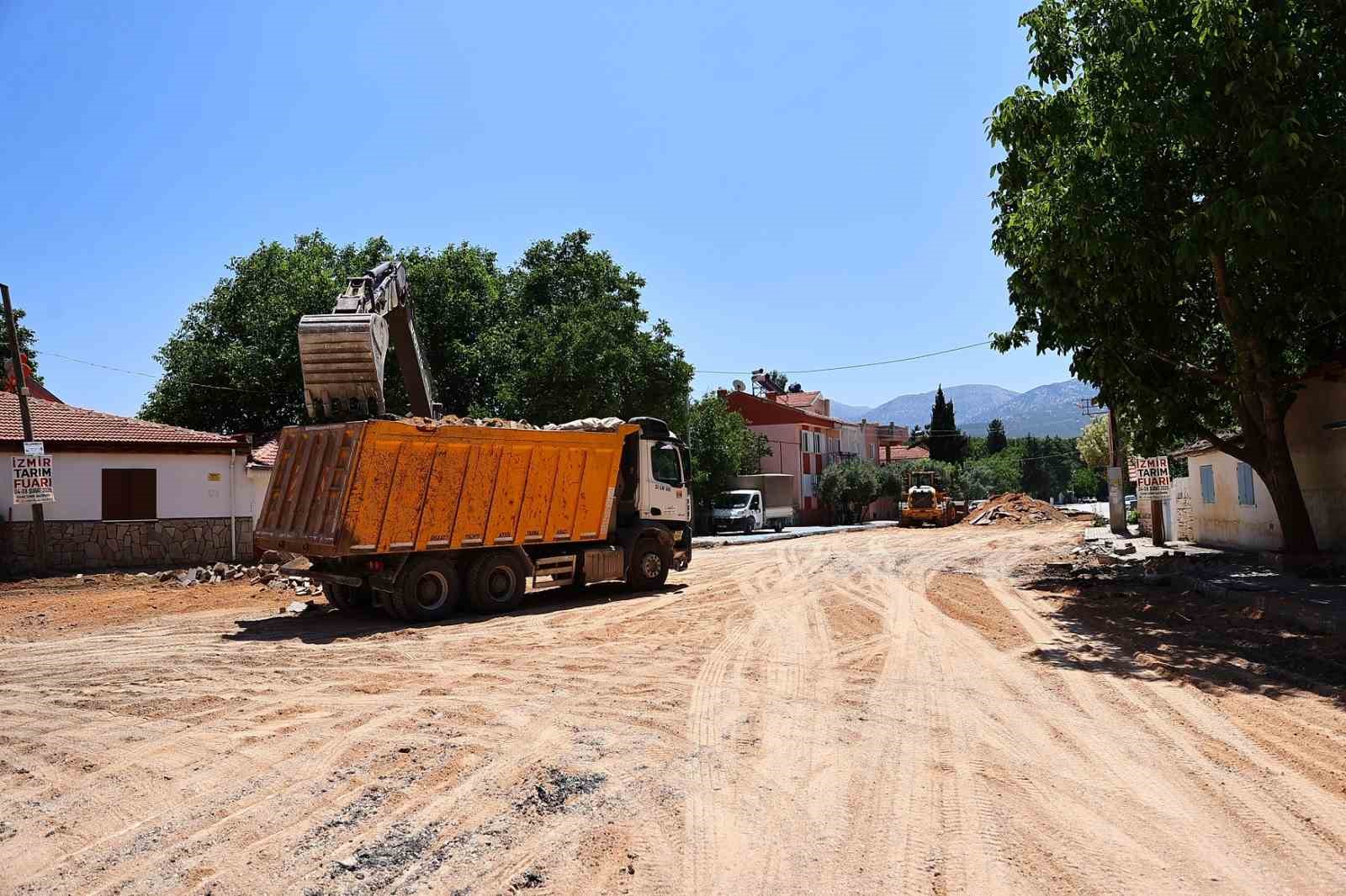 Tavas&rsquo;ta kapsamlı yol d&uuml;zenlemesine başlandı
