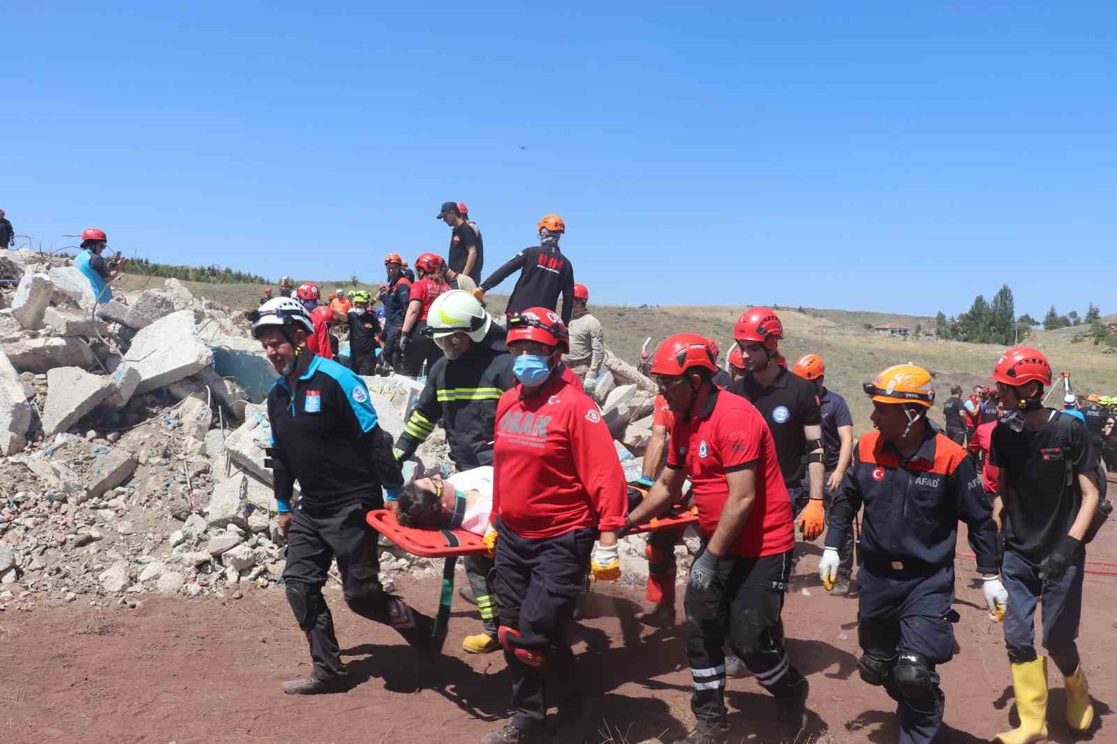 ’Çoklu Afet Müdahale Masabaşı Tatbikatı’ gerçeği aratmadı