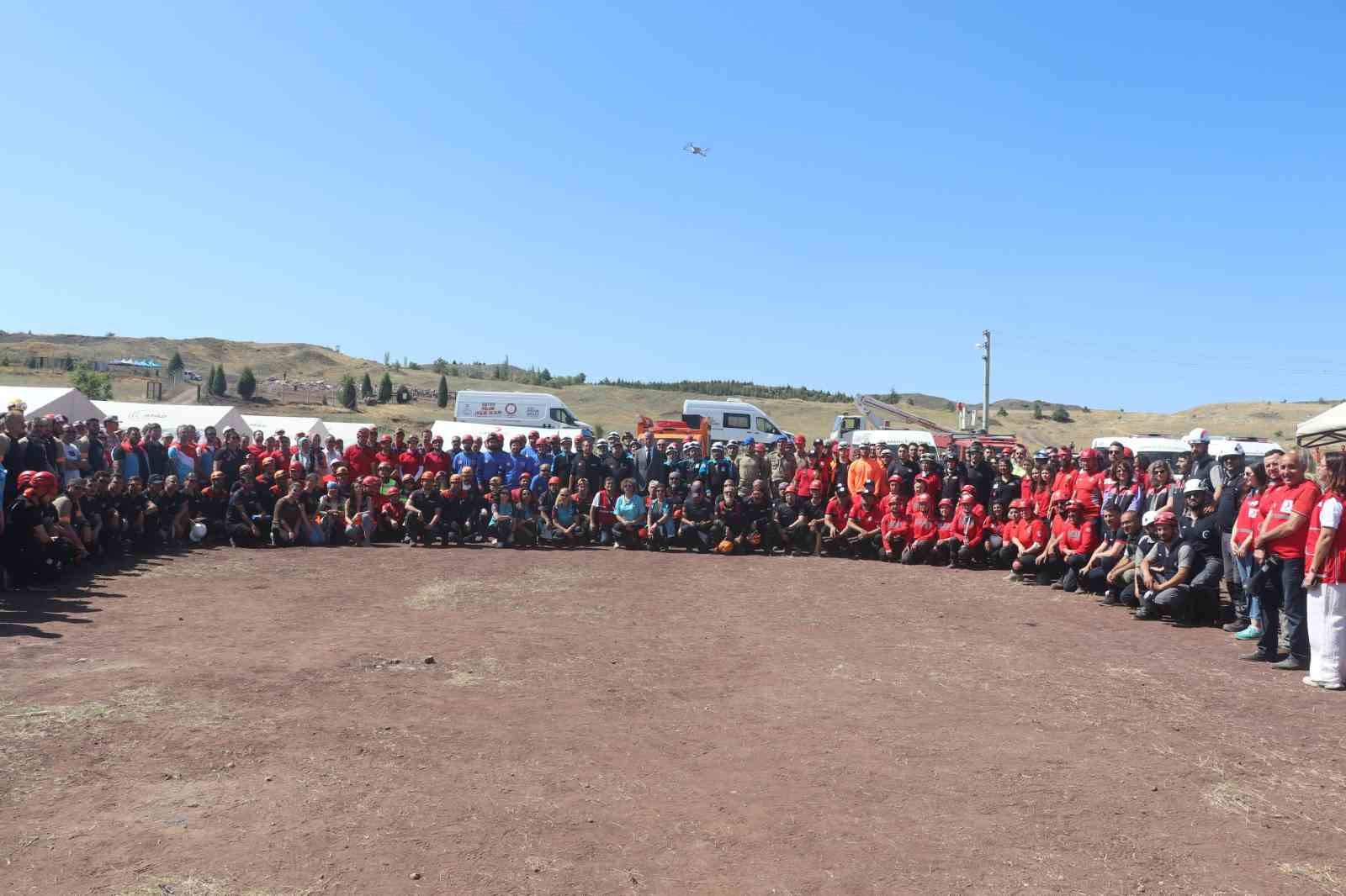 &rsquo;&Ccedil;oklu Afet M&uuml;dahale Masabaşı Tatbikatı&rsquo; ger&ccedil;eği aratmadı
