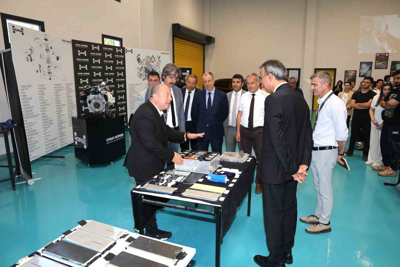 BUÜ ve OYAK HORSE işbirliğiyle hibrid araç teknolojileri alanı açıldı
