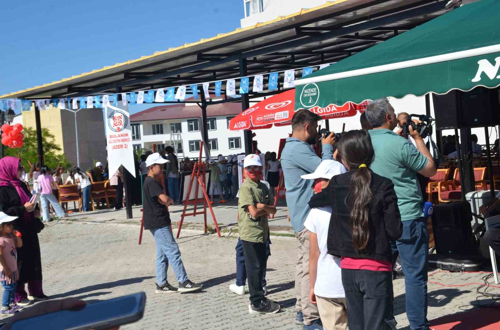Bulanık’ta çocuk şenliği düzenlendi