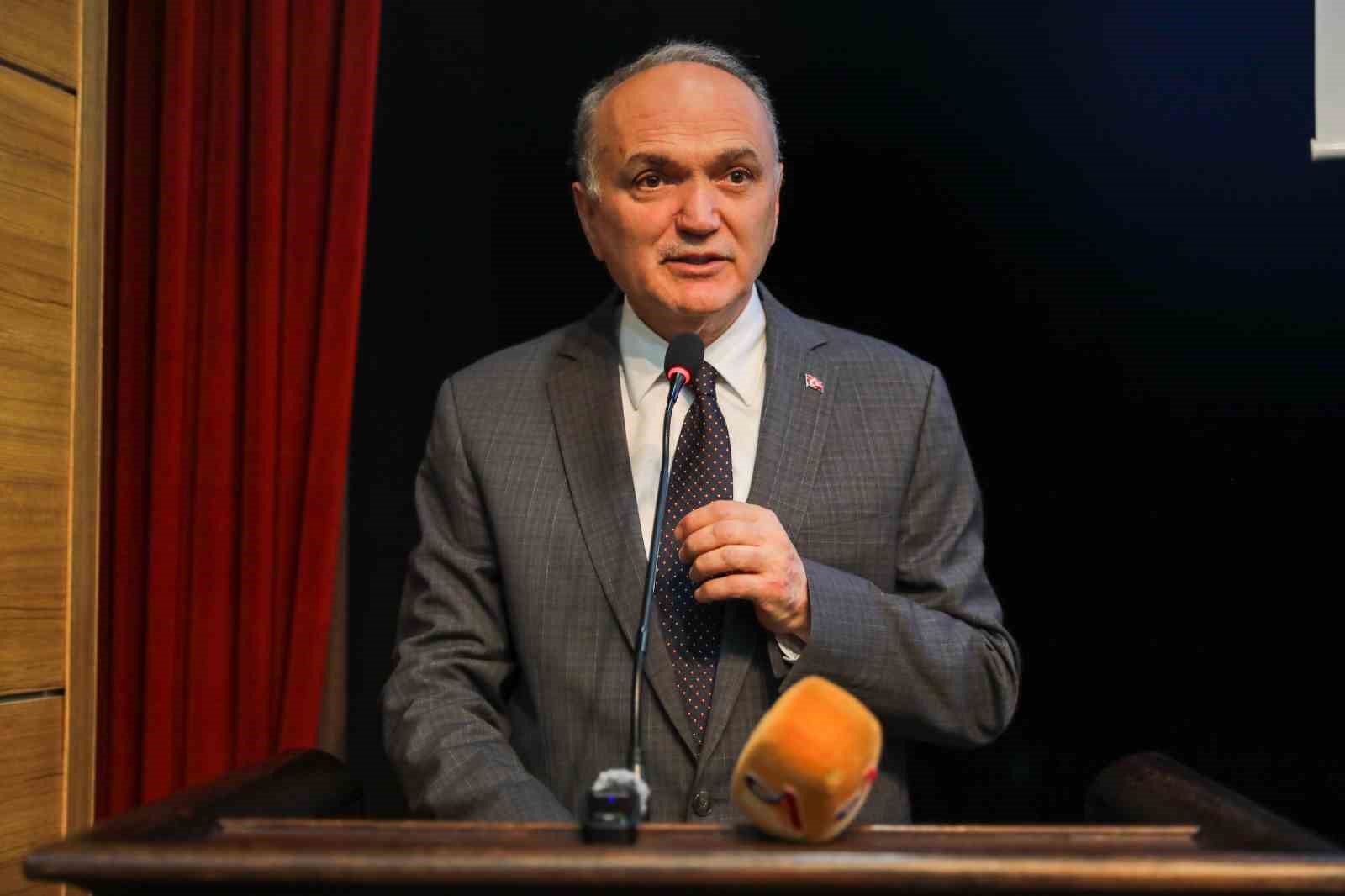 Başkan &Ouml;zl&uuml; "Belediye olarak D&uuml;zcespor&rsquo;un yanındayız"
