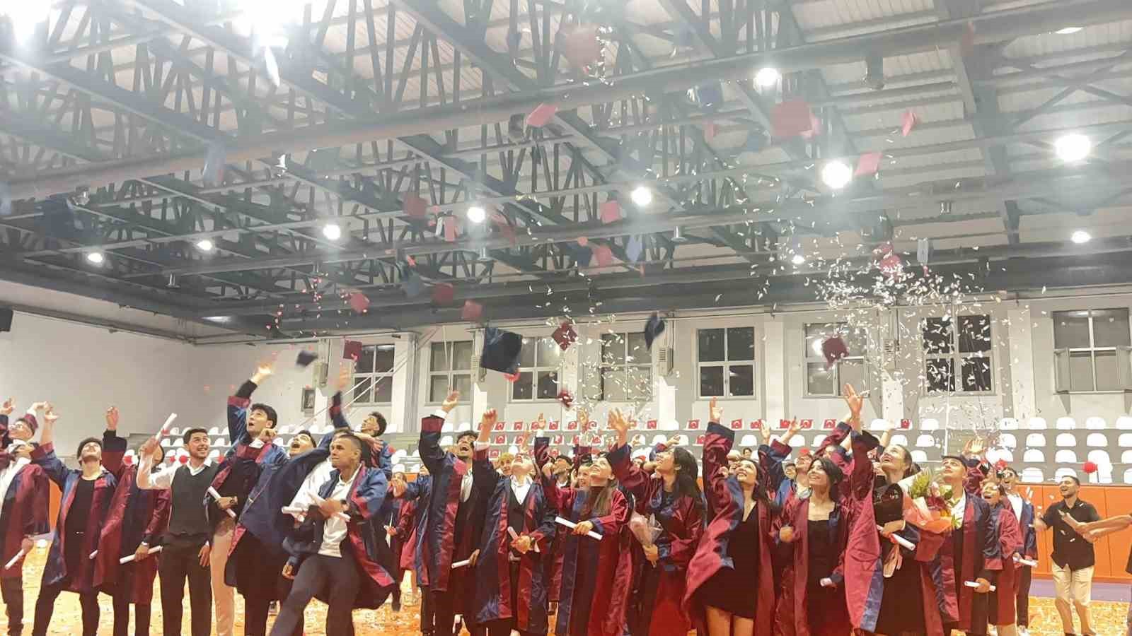 Adil Sani Konukoğlu Spor Lisesi’nde mezuniyet heyecanı
