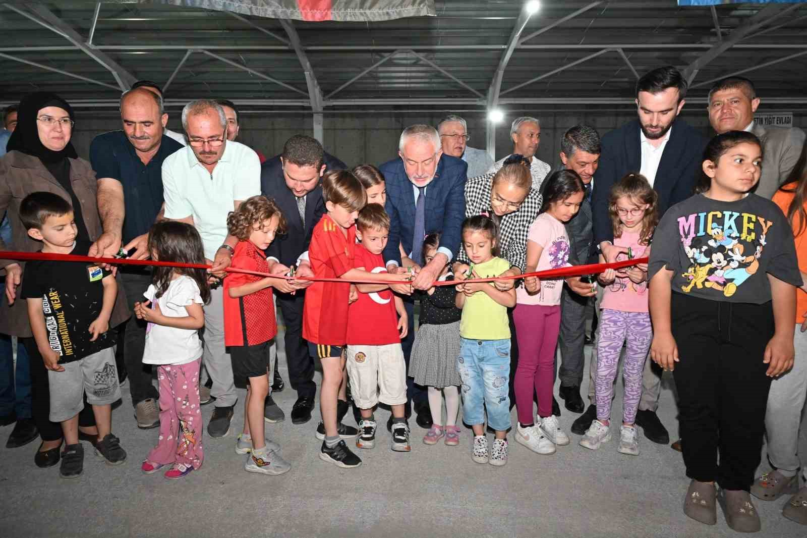 Isparta’da Akkent Mahallesi Kapalı Pazaryeri açıldı