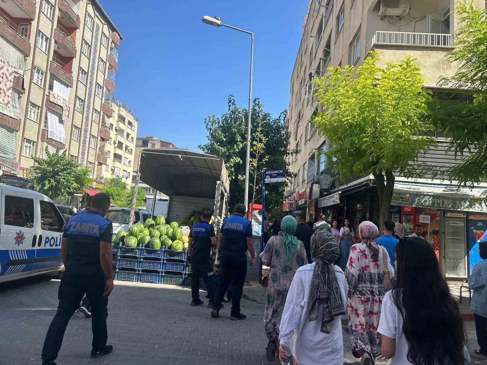 Siirt Belediyesi&rsquo;nden seyyar satıcılara sıkı denetim
