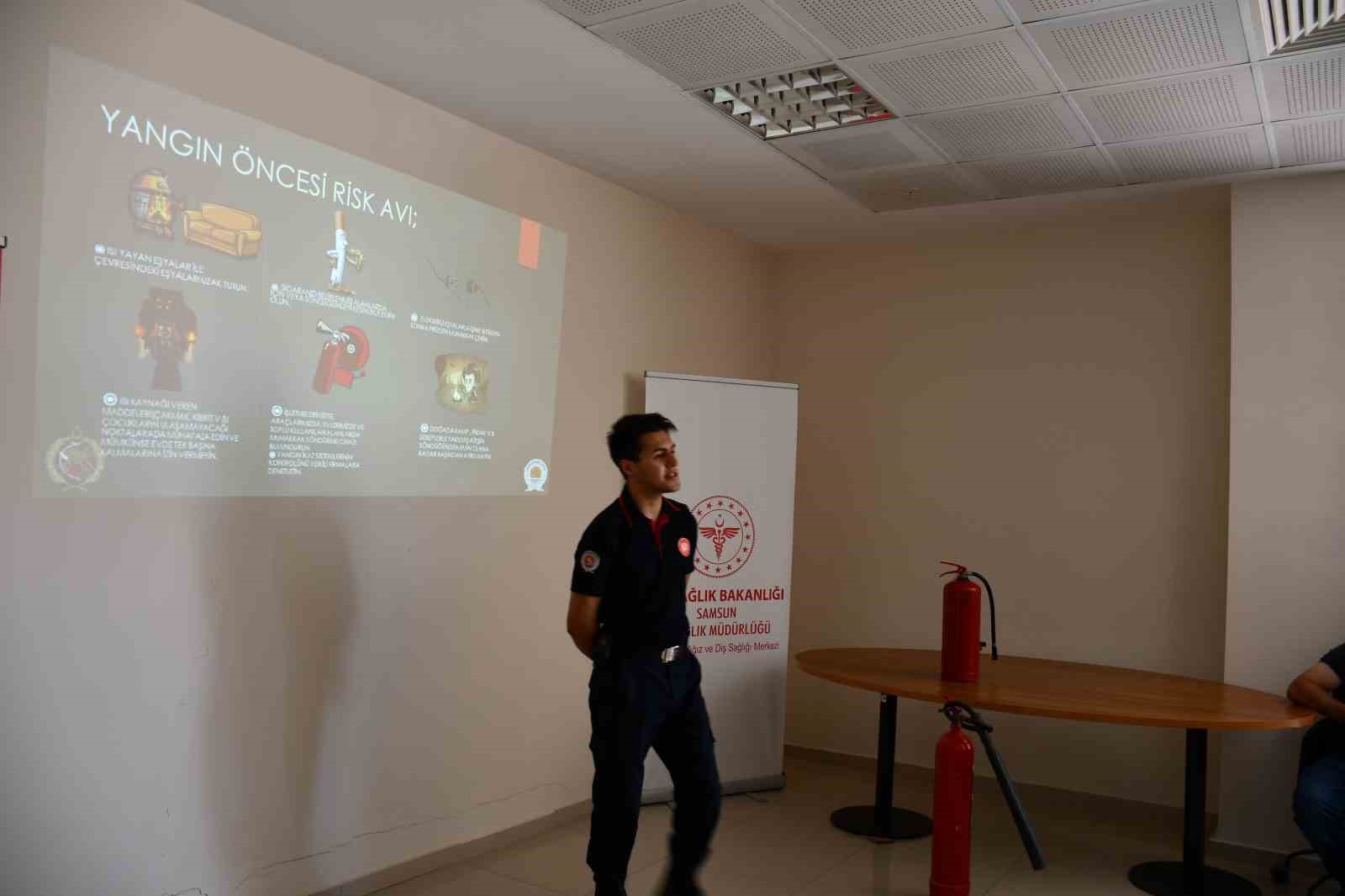 Samsun itfaiyesinden Ağız ve Diş Sağlığı Merkezi&rsquo;nde yangın eğitimi
